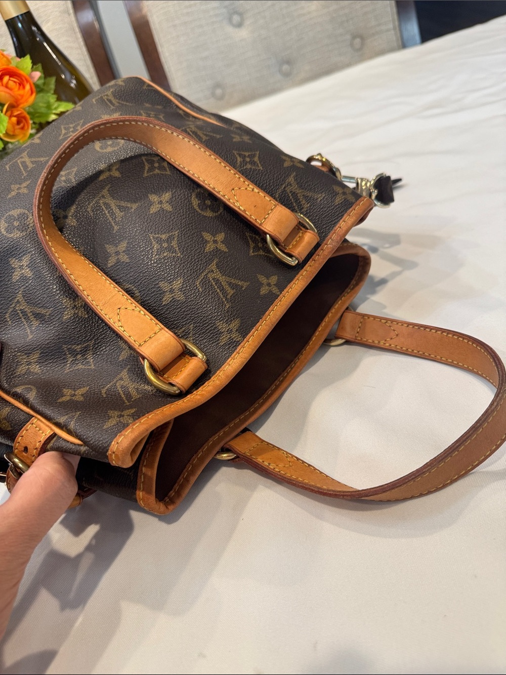 Authentic Louis Vuitton PM Batignolles bag in iconic monogram canvas - Picture 9 of 16